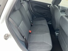 Ford Fiesta Titanium - Thumb 12