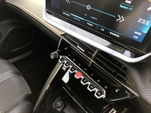 Peugeot E-2008 GT - Thumb 13