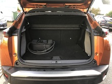 Peugeot E-2008 GT - Thumb 16