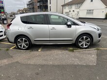 Peugeot 3008 BlueHDi Allure - Thumb 1