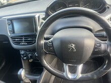 Peugeot 208 PureTech Allure - Thumb 10