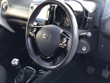 Citroen C1 VTi Shine - Thumb 8