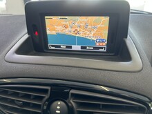 Renault Clio VVT Dynamique TomTom Automatic - Thumb 11