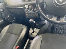 Renault Clio VVT Dynamique TomTom Automatic - Thumb 10