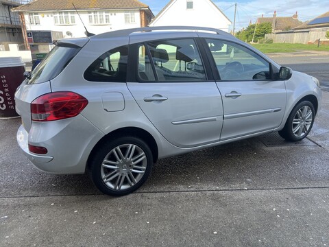 VVT Dynamique TomTom Automatic 1.6 5dr Estate Automatic Petrol