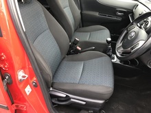 Toyota Yaris Dual VVT-i TR - Thumb 9