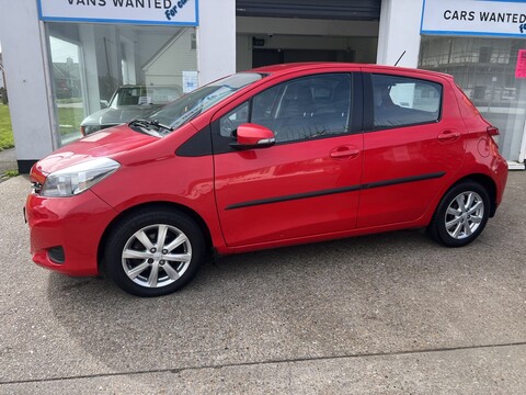 1.33 Dual VVT-i TR Hatchback 5dr Petrol Manual Euro 5 (101 ps)