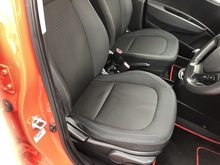 Hyundai i10 Premium - Thumb 9