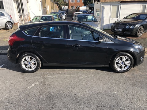 1.0T EcoBoost Titanium Navigator Hatchback 5dr Petrol Manual Euro 5 (s/s) (125 ps)