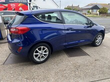 Ford Fiesta Ti-VCT Zetec - Thumb 2