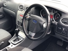 Ford Focus Zetec - Thumb 8