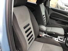 Ford Focus Zetec - Thumb 9