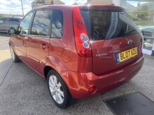 Ford Fiesta Zetec Climate - Thumb 3