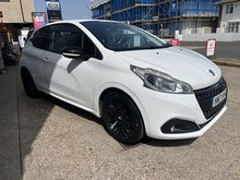Peugeot 208 PureTech Black Edition - Thumb 0