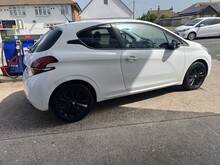 Peugeot 208 PureTech Black Edition - Thumb 1