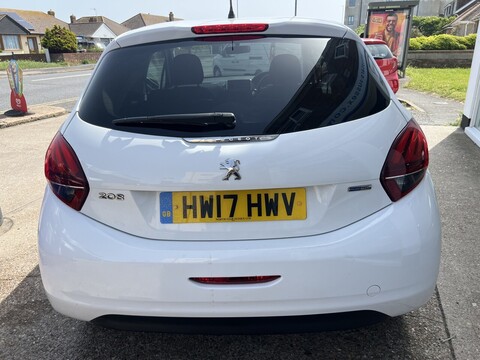 1.2 PureTech Black Edition Hatchback 3dr Petrol Manual Euro 6 (82 ps)
