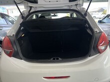Peugeot 208 PureTech Black Edition - Thumb 8