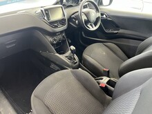 Peugeot 208 PureTech Black Edition - Thumb 9