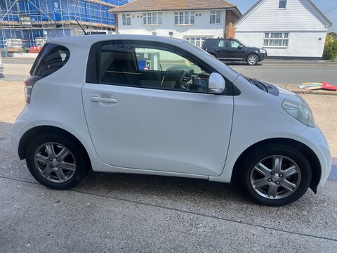 1.0 VVT-i 2 Hatchback 3dr Petrol Multidrive Euro 5 (68 ps)