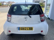Toyota iQ VVT-i 2 - Thumb 3