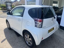 Toyota iQ VVT-i 2 - Thumb 4