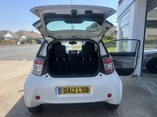 Toyota iQ VVT-i 2 - Thumb 7