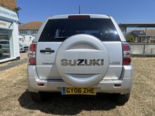 Suzuki Grand Vitara VVT + - Thumb 3