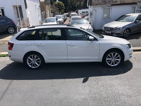 2.0 TDI Elegance Estate 5dr Diesel Manual Euro 5 (s/s) (150 ps)
