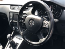 Skoda Octavia TDI Elegance - Thumb 7