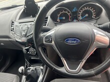 Ford Fiesta Zetec - Thumb 9