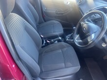 Ford Fiesta Zetec - Thumb 8