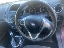 Ford Fiesta Zetec - Thumb 9
