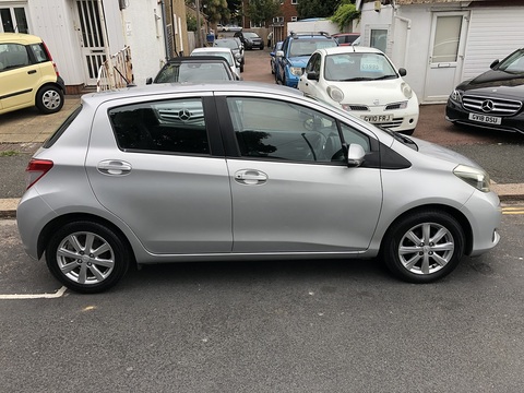 1.33 Dual VVT-i TR Hatchback 5dr Petrol Manual Euro 5 (101 ps)