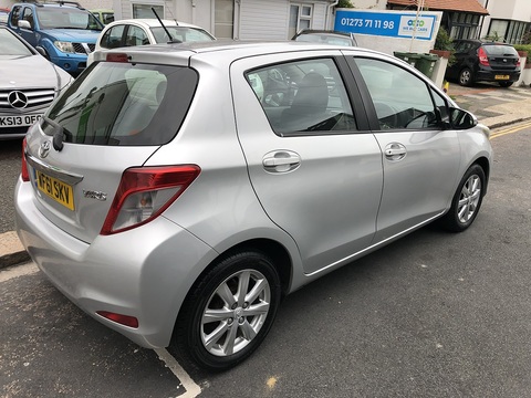 1.33 Dual VVT-i TR Hatchback 5dr Petrol Manual Euro 5 (101 ps)