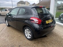 Peugeot 208 HDi Active - Thumb 3