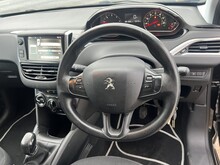 Peugeot 208 HDi Active - Thumb 9