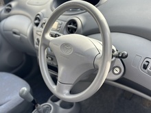 Toyota Yaris VVT-i GS - Thumb 8