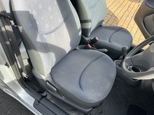 Toyota Yaris VVT-i GS - Thumb 9