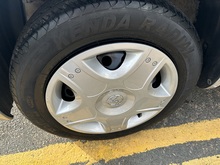 Toyota Yaris VVT-i GS - Thumb 28