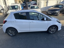 Toyota Yaris Dual VVT-i Icon - Thumb 1