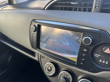Toyota Yaris Dual VVT-i Icon - Thumb 10