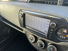 Toyota Yaris Dual VVT-i Icon - Thumb 11