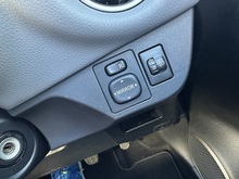 Toyota Yaris Dual VVT-i Icon - Thumb 16