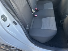 Toyota Yaris Dual VVT-i Icon - Thumb 17