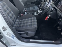 Volkswagen Golf TSI GTE - Thumb 9