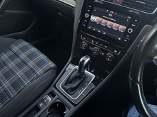 Volkswagen Golf TSI GTE - Thumb 12