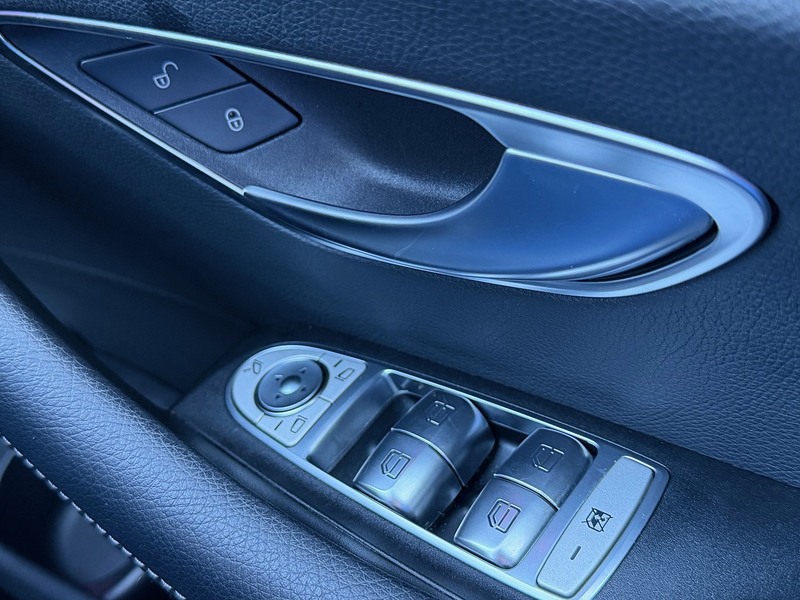 Mercedes-Benz E Class E200 AMG Line Edition - U1466