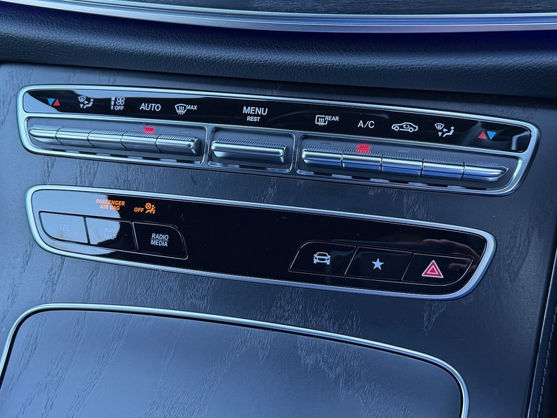 Mercedes-Benz E Class E200 AMG Line Edition - U1466