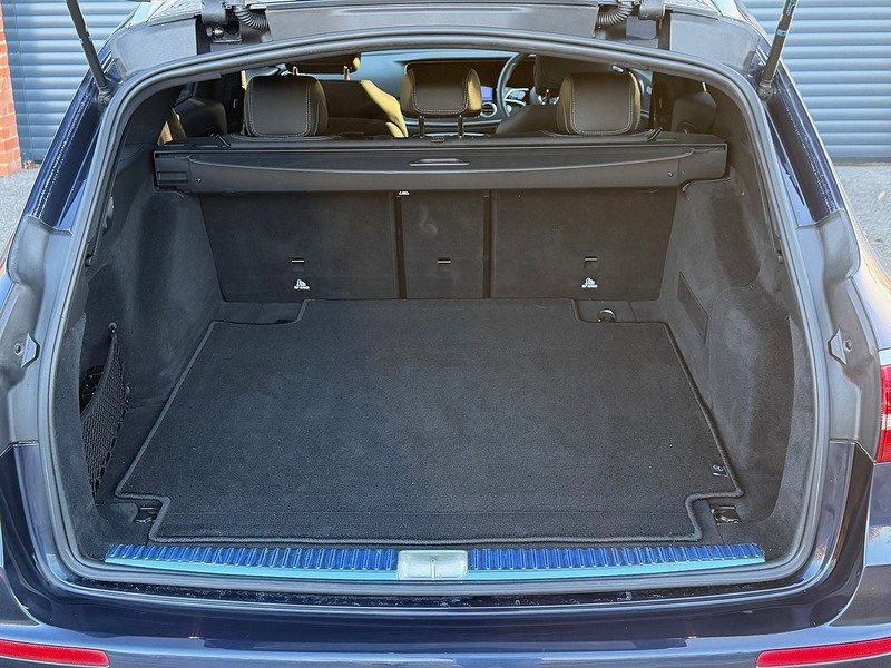 Mercedes-Benz E Class E200 AMG Line Edition - U1542