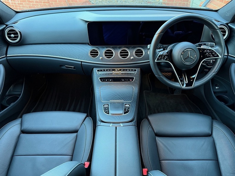 Mercedes-Benz E Class E200 AMG Line Edition - U1542